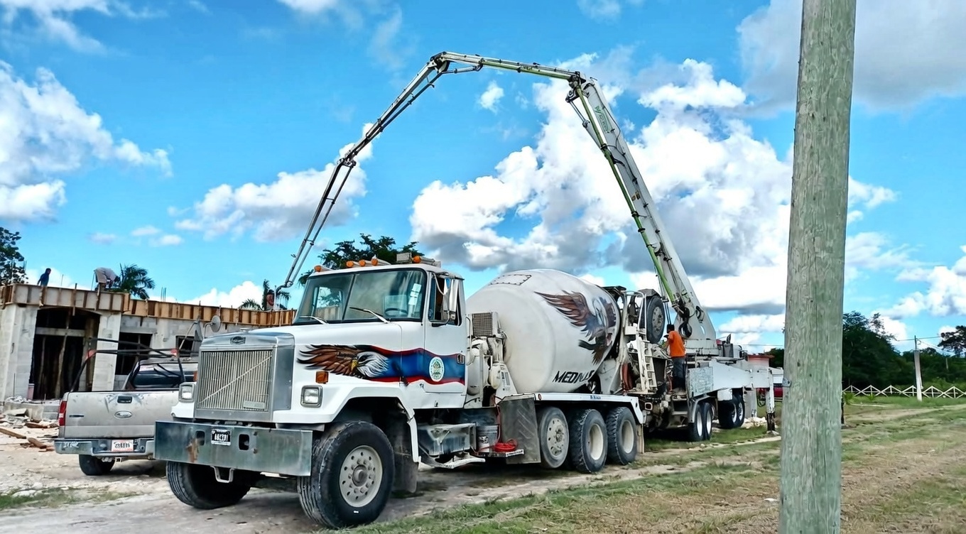 Corozal Freezone Pour